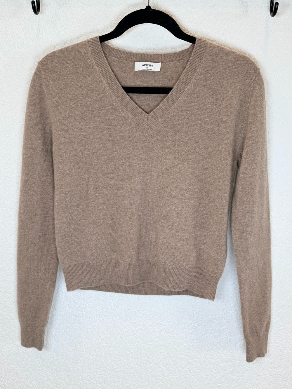 Aritzia Bare Cashmere V-Neck Sweater in Heathered Taupe size XS